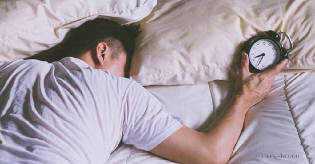 เรื่องการนอน หลับอย่างเพียงพอไม่ได้มีความสำคัญต่อระดับพลังงานของคุณเท่านั้น แต่ยังสำคัญต่อสุขภาพหัวใจของคุณด้วยการนอนหลับไม่ใช่เรื่องหรูหรา