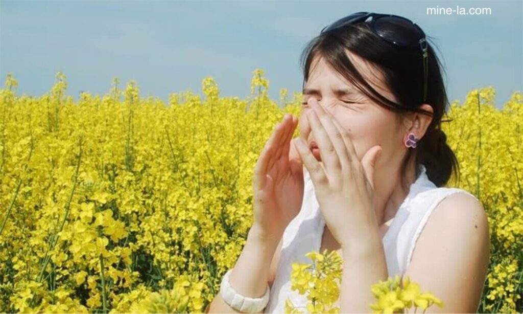 อาการไวต่อกลิ่นหอม เกิดขึ้นเมื่อทางเดินหายใจของคุณระคายเคืองจากส่วนผสมหรือสารเคมีในกลิ่นธรรมชาติหรือกลิ่นที่ผลิตขึ้น แม้ว่าบางครั้งคำ